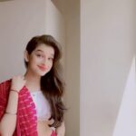 Shivika Rishi Instagram – Gulabi Saree….🌷

#gulabisaree✨❤️ #gulbisareesong #instagram #transitionreels #viral #explorepage #views #lovesong