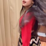 Shivika Rishi Instagram - Ishq jaisa kuch♥️🖤✨ #instagramreels #viralvideos #views #ishqjaisakuchsong #fighter #featured @tseries.official @tseriesfilms @hrithikroshan @deepikapadukone @boscomartis