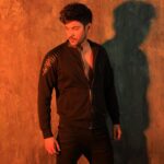 Shivin Narang Instagram – Shadowsss……..📽️
.
.
#shivin #shivinnarang #meninleatherjacket