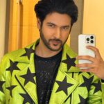 Shivin Narang Instagram - Multitasking ⭐️
