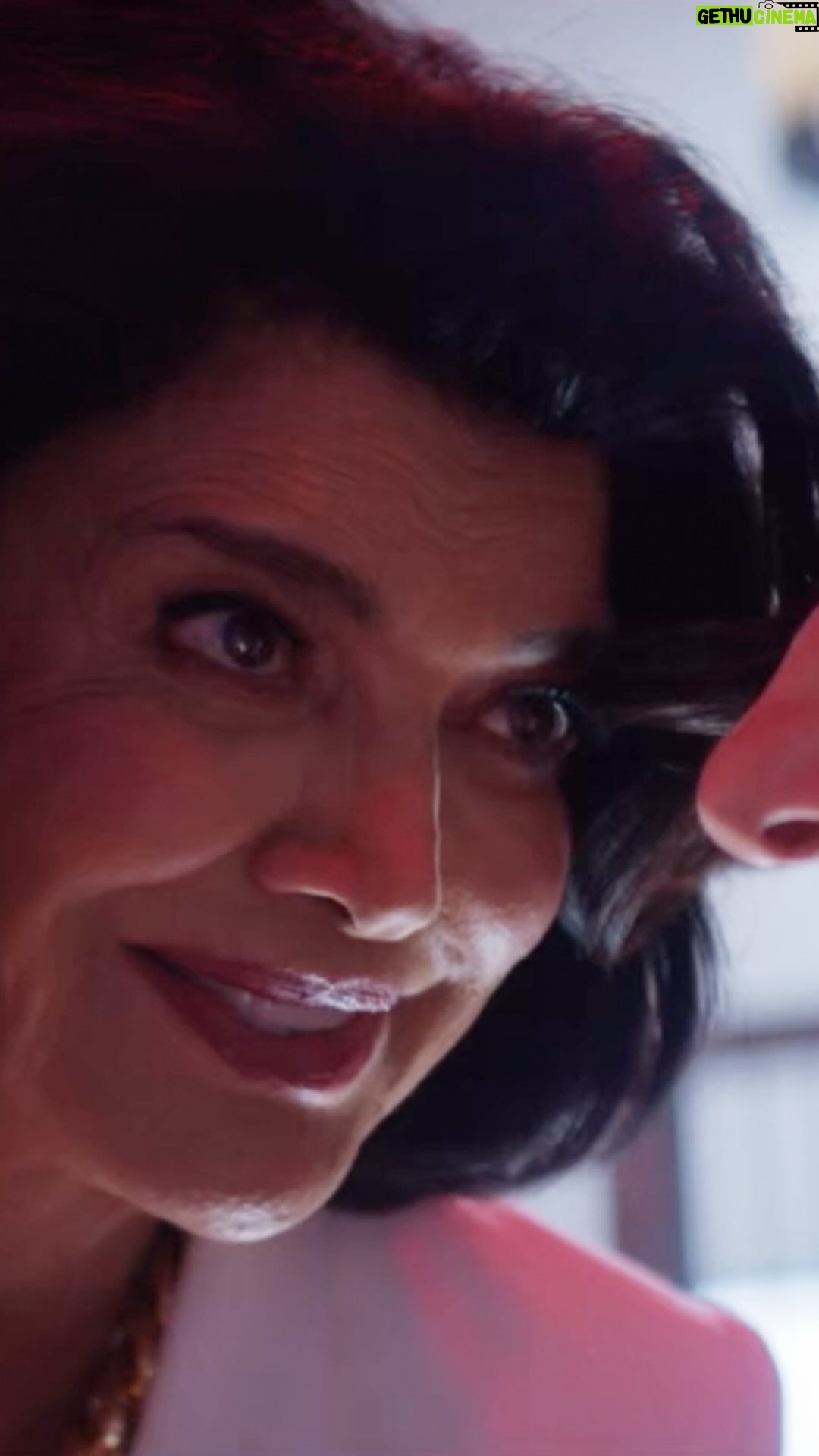 Shohreh Aghdashloo Instagram - Playing a mob boss was indeed fun and joyful. I hope you enjoy watching it too! 😁  @renfieldmovie is now available for you to stream at home. Check it out on Prime Video, Apple TV, and more. بازی در نقش گانگستر هم عالمی دارد که تاکنون تجربه نکرده بودم. امیدوارم شما هم از تماشای فیلم لذت ببرید. اکنون میتوانید فیلم Renfield را در امازون پرایم و Apple TV ببینید. #Renfieldmovie