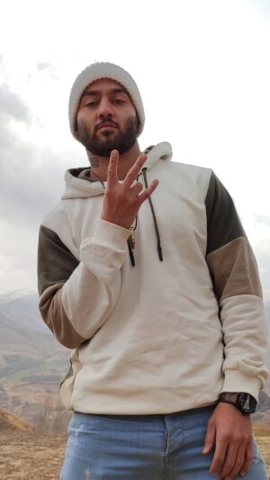 Shohreh Aghdashloo Instagram - 🚨 Breaking: Iranian dissident rap artist Toomaj Salehi has been sentenced to death for standing with the #WomanLifeFreedom protests and using his art to criticize the Islamic Republic authorities for their crimes and injustices.

#FreeToomaj #توماج_صالحی
#SaveToomaj