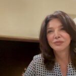 Shohreh Aghdashloo Instagram – We are not afraid of harassment or threats. Today, it is bravery that leads us to the dawn of victory and freedom in Iran.

ما از آزار یا تهدید نمی ترسیم. امروز این شجاعت است که ما را به طلوع پیروزی و آزادی ایران می رساند.

#humanrightsday #iranprotests #iranrevolution #mahsaamini