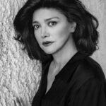 Shohreh Aghdashloo Instagram – From auditions to late-night theatrical rehearsals, this portrait captures a time when dreams seemed distant, but determination was close at hand. As a now Oscar-nominated and Emmy-winning actress, I can’t help but reflect on the relentless pursuit that led me here.

Today, as we face the @sagaftra strike, those obstacles are magnified for many young actors. The fight for fair residuals is more critical than ever as the industry grapples with insufficient compensation and the looming threat of AI’s intrusion into our craft. It’s not just about survival; it’s about preserving the human touch, the emotion, and the authenticity that only living, breathing actors can provide. 

The road may be long and the challenges great, but our responsibility is to stand up for what’s right. Together, we can shape a future where art thrives and artists are valued.

این عکس از آزمون ها گرفته تا تمرین های تئاتر تا دیر وقت شب، زمانی را به تصویر می کشد که دسترسی به رویاهایم دور به نظر می رسیدند، اما عزم ام راسخ بود. به عنوان بازیگری که اکنون نامزد جایزه اسکار و برنده جایزه امی شده ام، نمی‌توانم در مورد پیگیری بی‌وقفه‌ای که من را به اینجا رساند فکر نکنم.

امروز که با اعتصاب SAG-AFTRA روبرو هستیم، این موانع برای بسیاری از بازیگران جوان سخت تر شده است. و مبارزه برای کسب حقوق منصفانه از هر زمان دیگری حیاتی‌تر است زیرا عدم پرداخت حق امتیاز نویسندگان و بازیگران از پخش فیلم ها و سریال هایشان و تهدید احتمالی نفوذ هوش مصنوعی در صورت امکان می‌تواند صدمه بزرگی بر پیکر صنعت فیلم و سریال ها وارد آورد و بسیاری از بازنشسته ها را که با حق امتیازشان زندگی می‌کردند را بی خانمان کند.  و عدم حفظ لمس انسانی، احساسات، و اصالتی که فقط بازیگران زنده می‌توانند ان را به تصویر بکشند لطمات بسیاری را در به تصویر کشیدن واقعیت به همراه خواهد داشت. راه ممکن است طولانی و چالش ها بزرگ باشند، اما مسئولیت ما این است که برای آنچه درست است بایستیم. ما با هم می توانیم آینده ای را رقم بزنیم که در آن هنر واقعی شکوفا شود و قدر هنرمندان به جا آورده شود.

#sagaftrastrong #sagaftrastrike #sagaftra