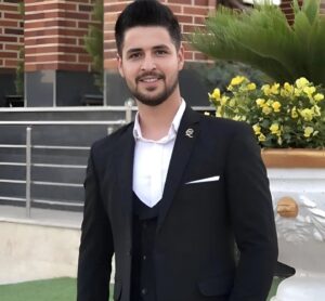 Shohreh Aghdashloo Instagram - Once again, Execution without Due Process. Another young man Mohammad Ghobadlou, 23 years old, was executed by the Iranian government.

According to Amnesty international “His conviction was based on torture-tainted confessions, and he was denied access to lawyers during his detention and trail.”

He was not the first one to die for freedom in iran and nor will be the last until the regime is gone. 

May his soul rest in peace. 🙏🏼 

“از خون جوانان وطن لاله می روید.”
با قلبی آکنده از اندوه، با تسلیت به خانواده محمد قبادلو و ملت شریف ایران. هرگز ارزوی مرگ کسی را نداشتم، اما حالا از ته قلب ام ارزوی مرگ سخت برای قاتلین فرزندان بی گناه ایران دارم. به امید آزادی ایران 😢

#Iran #iranprotests #notodeathpenalty #womanlifefreedom