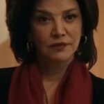 Shohreh Aghdashloo Instagram - Want to know what I’m up to nowadays? Shooting The Penguin with Academy Award nominee and brilliant actor Colin Farrell accompanied by an amazing cast. The next chapter in @TheBatman saga is now in production. Coming in 2024 to HBO Max. 🙏🏼❤️ آیا می‌خواهید بدانید این روزها چه کار می‌کنم؟ مشغول فیلم برداری سریال تلویزیونی The Penguin با بازیگری شگفت انگیز نامزد جایزه اسکار “کالین فرال و بازیگران طراز اول این سریال برای HBO Max هستم. این سریال یک سال دیگر در ۲۰۲۴ به نمایش در خواهد آمد. #thepenguin