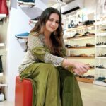 Shreema Bhattacherjee Instagram - Step out in cool, stylish & versatile footwear this summer Avail upto 50% discount on selected footwear in stores across Kolkata. Offer valid till 14th April 2024 www.ajantashoes.com #ajantafootcare #ajanta #footwear #shoes #partywearshoes #men #women #ladies #womenswear #sandals #classy #fashion #heels #sportshoe #collab #kolkata #newpost #shopnow