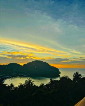 Shreema Bhattacherjee Instagram - Chasing sunsets and sipping on sunshine.🌞🏖️🌊

#sunset #phiphiisland #phiphiviewpoint #blessed #omnamahshivaya