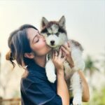 Shreema Bhattacherjee Instagram - Pawsitively purrfect moments.😘 My baby @coconjulie🐾 📸 @officialindranil ❤️ #husky #huskymom #pawpatrol #coco