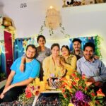 Shreema Bhattacherjee Instagram - অনেকটা ঠিক ছোটবেলার মতো!! সন্ধেবেলা বাবা মা,ভাই সাথে বন্ধুদের নিয়ে অনেক আনন্দ দুষ্টুমি ,মজা,খাওয়াদাওয়া। আর একটা বছর জীবনের কাটিয়ে ,নতুন কিছু শেখার ইচ্ছে নিয়ে এগিয়ে যাওয়া । সবাইকে ধন্যবাদ 🙏🏻উত্তর নাদিতে পারবার জন্য সরি🥲!!! এই ভাবেই ভালোবাসা দিও পাশে থেকো❤️ ওঁ নমঃ শিবায়🕉️