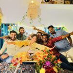 Shreema Bhattacherjee Instagram - অনেকটা ঠিক ছোটবেলার মতো!! সন্ধেবেলা বাবা মা,ভাই সাথে বন্ধুদের নিয়ে অনেক আনন্দ দুষ্টুমি ,মজা,খাওয়াদাওয়া। আর একটা বছর জীবনের কাটিয়ে ,নতুন কিছু শেখার ইচ্ছে নিয়ে এগিয়ে যাওয়া । সবাইকে ধন্যবাদ 🙏🏻উত্তর নাদিতে পারবার জন্য সরি🥲!!! এই ভাবেই ভালোবাসা দিও পাশে থেকো❤️ ওঁ নমঃ শিবায়🕉️