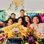 Shreema Bhattacherjee Instagram - অনেকটা ঠিক ছোটবেলার মতো!! সন্ধেবেলা বাবা মা,ভাই সাথে বন্ধুদের নিয়ে অনেক আনন্দ দুষ্টুমি ,মজা,খাওয়াদাওয়া। আর একটা বছর জীবনের কাটিয়ে ,নতুন কিছু শেখার ইচ্ছে নিয়ে এগিয়ে যাওয়া । সবাইকে ধন্যবাদ 🙏🏻উত্তর নাদিতে পারবার জন্য সরি🥲!!! এই ভাবেই ভালোবাসা দিও পাশে থেকো❤️ ওঁ নমঃ শিবায়🕉️