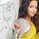Shreema Bhattacherjee Instagram - Wearing sunshine on a cloudy day.🌻 📸 @saptarsi_ghosh #saraswatipuja #saree #valentineday