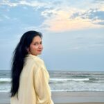 Shreema Bhattacherjee Instagram – In my soft girl era,🌻

I want all the love, peace, and happiness. I will not deal with anything or anyone that stresses me or brings negativity into my life……🤞🏻

#sunset #blessed #beyourself #beach #thankyouuniverse