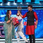 Shreema Bhattacherjee Instagram – And just like that 2024 started with a bang! 
Winning dadagiri was always a dream come true.
Thank you universe ❤️🕉️✨

#dadagiri #zeebangla #blessed #winner #2024 #shreemabhattacherjee #1111 

@zeebanglaofficial ❤️

🥻 @shimontinii ✨
Styling @subrata4462 ✨🤍