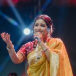 Shreya Ghoshal Instagram - दिव्य अनुभूति 🙏🏻🩷 Outfit: @madhurya_creations Jewellery: @curiocottagejewelry Stylist: @stylebysaachivj Styling Team: @styledbynikinagda 📸 @_smfilms