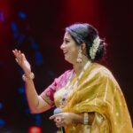 Shreya Ghoshal Instagram - दिव्य अनुभूति 🙏🏻🩷 Outfit: @madhurya_creations Jewellery: @curiocottagejewelry Stylist: @stylebysaachivj Styling Team: @styledbynikinagda 📸 @_smfilms