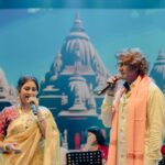Shreya Ghoshal Instagram - Sab ko Ram Navami ki hardik shubhkamnaen 🩷🙏🏻 Jai Shree Ram 🙏🏻 I had the privilege of performing Ram Bhajans on the occasions of the opening of a beautiful new Ram Mandir in Mangalore. This was for the first time ever that I have done a pure devotional concert like this. The divine experience of singing for Bhagwan Shir Ram in front of the devotees will be one of the biggest highlights of my life. The other highlight was that got to share the stage in a live concert for the first time with my dear, the legendary @sonunigamofficial ji. What a day!! Big thanks to my band members, singers, tech team and the magicians at @btosproductions for helping me bring this concept to life. 🩷🙏🏻 📸 @_smfilms