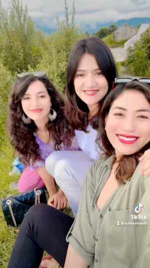 Shristi Shrestha Instagram - 💓F.R.I.E.N.D.S 💓#nagshrisubu 💞
