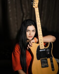 Shrutika Gaokkar Instagram - “Do not expect the Circumstances to be always in your Favour. Bcoz, This world has not been created for you alone..”The Quality of our Life purely depends on the type of Thoughts we entertain in our Minds. Our inner Thoughts create our outer World.