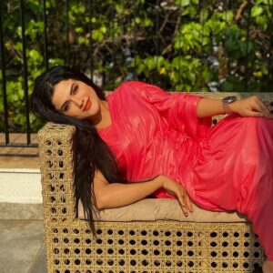 Shrutika Gaokkar Instagram - Strong people make just as many mistakes as weak ones do. But the difference is ‘The strong ones admit their mistakes, laugh about them and learn from them.’ Faith is something silent,  but it can be louder than anything when it talks.
