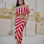 Shrutika Gaokkar Instagram – WE swallow the bitter medicines quickly and keep sweet candies in OUR mouth for longer time.
But in life, WE forget the good times quickly and keep bitter memories in OUR heart for ever. Think!!
Forgive and move on in life.
Let go the unpleasant memories & experience joy