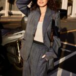 Shu Qi Instagram – 憂鬱的氣質 毛躁的髮絲 ～ 今晚來個大捲髮🧐🧐