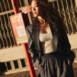 Shu Qi Instagram – 憂鬱的氣質 毛躁的髮絲 ～ 今晚來個大捲髮🧐🧐