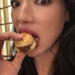 Shu Qi Instagram – 落🌹 小漢堡不胖😊😊😊