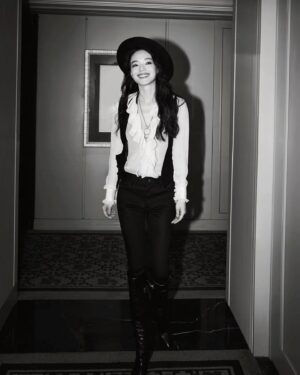 Shu Qi Instagram - 下班🌹