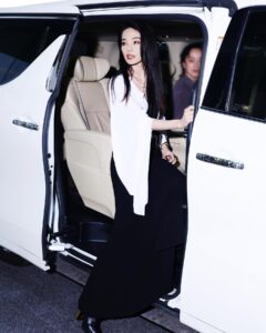 Shu Qi Instagram - 今日 尋她 🌹