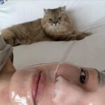 Shu Qi Instagram - Boyboy:敷臉為什麼要黏著我拍照🤷‍♀️🤷‍♀️🤷‍♀️