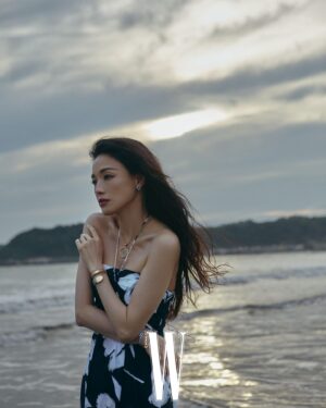 Shu Qi Instagram - 一個清冷的午後 一段未完的故事⋯⋯⋯