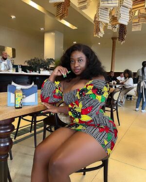 Shugatiti Instagram - Proud African!!!

Curve syrup from @bodycurves_gh 
Kindly follow @shugatitiherself