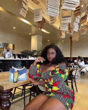 Shugatiti Instagram - Proud African!!!

Curve syrup from @bodycurves_gh 
Kindly follow @shugatitiherself