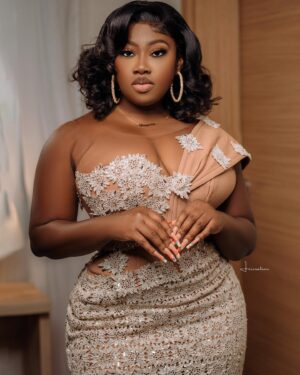 Shugatiti Instagram - I’m  1 today but sad because I’m getting old 😫

Makeup @cheeks_nbrows 
📸 @jo_creation 
#shugatiti #birthday #potofshuga #instagram #instagood #in