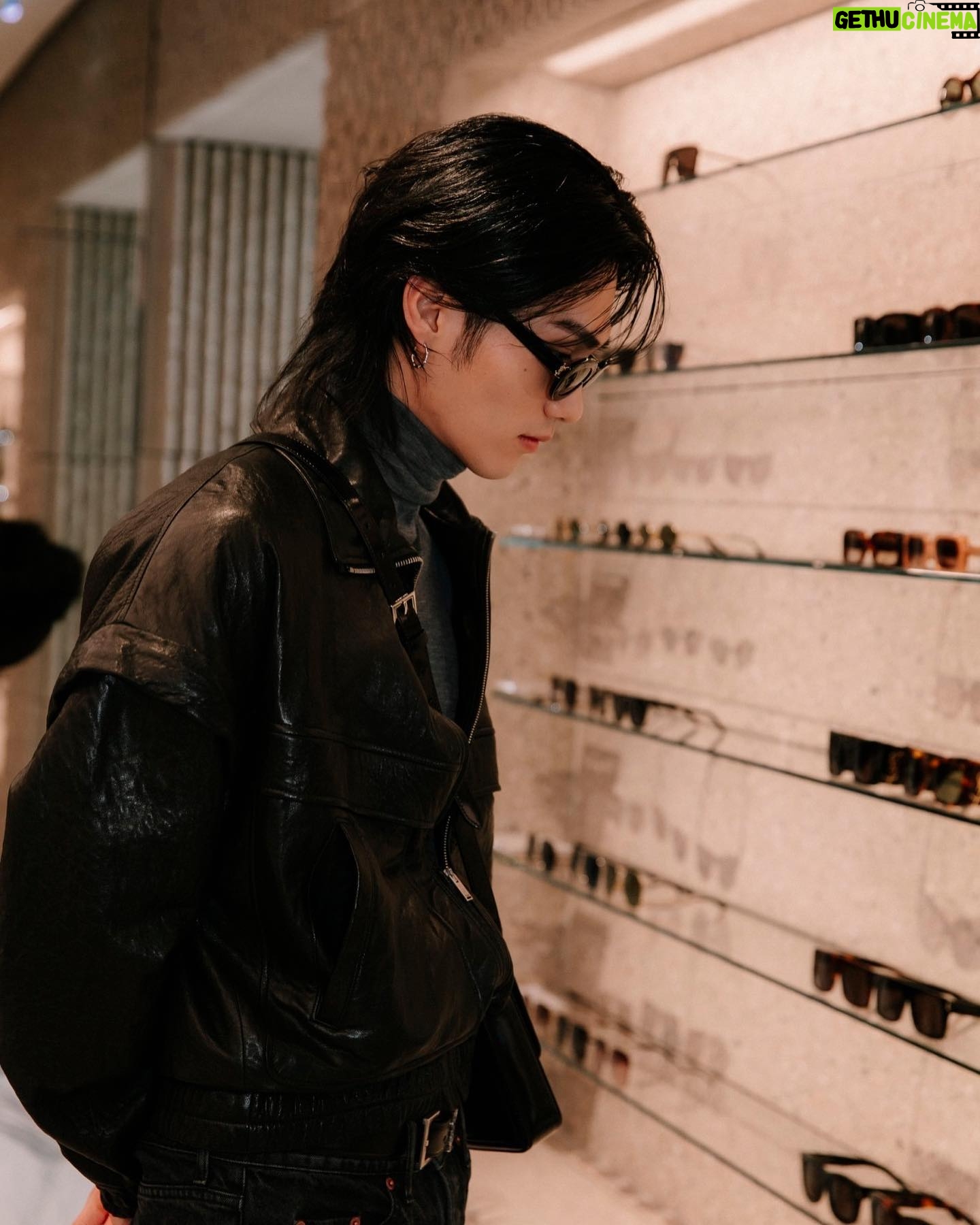 Shuzo Ohira Instagram - SAINT LAURENT バンビロンストア🥀 世界中から集めた本やアート、音楽などのコレクションに加えて、新ジャンルのカルチャースペースです🇫🇷 【バビロンストア】 @saintlaurentbabylone @ysl @anthonyvaccarello #ysl #サンローラン #saintlaurentbabylone #slrd 🇫🇷: 9 RUE DE GRENELLE, 75007 PARIS シャンゼリゼ store🥀 歴史的建造物を利用した世界最大となる旗艦店が オープンしました!💎 @ysl @anthonyvaccarello #ysl #サンローラン 🇫🇷: 123 avenue des Champs-Elysées Thank you📸: @angelapeachy