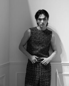 Shuzo Ohira Instagram - Dior #dior #diorsummer24 #supportedbydior @dior @mrkimjones キム・ジョーンズが就任して5周年のメモリアルな コレクションです！ 伝統と破壊を包み込み、様々な影響とポップアイコンのコラージュを形にしたコレクションになっています💎