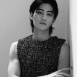 Shuzo Ohira Instagram – Dior

#dior #diorsummer24 #supportedbydior 
@dior @mrkimjones 

キム・ジョーンズが就任して5周年のメモリアルな
コレクションです！
伝統と破壊を包み込み、様々な影響とポップアイコンのコラージュを形にしたコレクションになっています💎