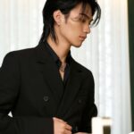 Shuzo Ohira Instagram - GRAFF ローレンス グラフ シグネチャーの新作バングルを タッチ＆トライできるイベントに行きました💎 このインストアイベントは、3月20日(水)～4月14日(日)の間 全国のグラフサロンにて開催しているようなので、皆さんも是非行ってみてください！🙏 @graff #graffsignature #mysignature #グラフ #pr H&M: @nobusawahitoshi Stylist: @yutoinagakiii 👔: @ferragamo