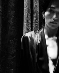 Shuzo Ohira Instagram - The god of elegance was there🇫🇷🥀 @ysl @anthonyvaccarello #saintlaurent