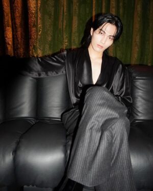 Shuzo Ohira Instagram - The god of elegance was there🇫🇷🥀

@ysl @anthonyvaccarello 
#saintlaurent
