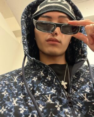 Shuzo Ohira Instagram - 今日はとある作品に入るための衣装合わせだったりをしたよ🤭
みんな楽しみにしていてね💎🥊

#lvsupervision #louisvuitton #lvfashion