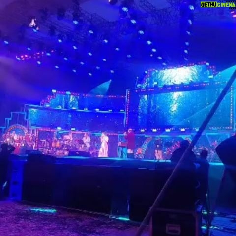 Shweta Mohan Instagram - Be it melodies or kuthu, he is the KINGπ ! Happy Birthday dearest Maestro #Vidyasagar Sir πππ½ Lucky to be living in his times, to be able to sing for him, to be able to perform with him at his concerts ππ½ππ½ Praying for his good health on this very special day ! Love you so much Sir @vidyasagarmusicofficial ππ½ππΆβ¨