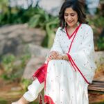 Shweta Mohan Instagram - Rise and Shine ! 🥰🎉 Styled by: @aayeshaa.mariam Outfit: @_anjali_jha______ Shot by: @they_call_me_keshu Earrings: @suhanipittie Hair: @hairbyrama1995 Makeup: @sree_bridal_makeovers Costumer: @kondanagacostumedesigners