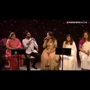 Shweta Mohan Instagram - A very special clip ! 💞🎵 Paying tribute to our dearest nightingale @kschithra along with magical @harisankar_ks and @ralfinstephen at the #ChithraPoornima concert by @manoramaevents @manoramaonline ✨🎉🌟