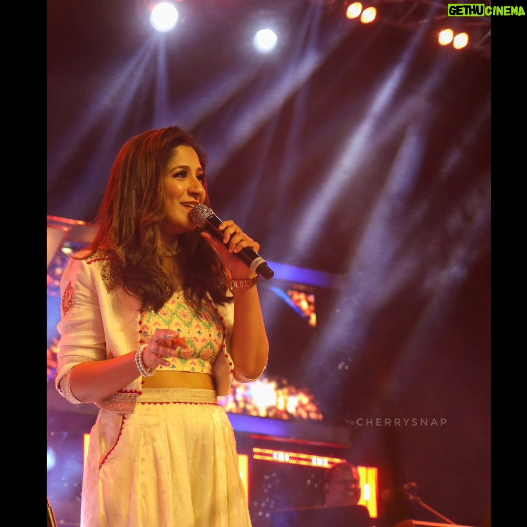 Shweta Mohan Instagram - @sarin_cherry . . . Dhanalakshmi srinivasan University Day 2 Nakshatra2k24 Swethamohan mam #dhanalakshmisrinivasancollege #dhanalakshmisrinivasan #trending #nakshatra #cinema #celebrity#nakshatra #chidambaram#cuddalore