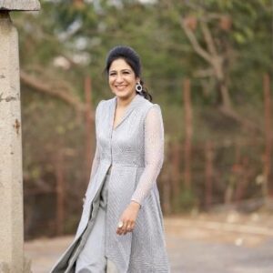 Shweta Mohan Instagram - 🤍🎶🤍

Styled by: @aayeshaa.mariam
Outfit: @talashahyderabad
Shot by: @they_call_me_keshu
Jewellery: @kushalsfashionjewellery
Hair: @hairbyrama1995
Makeup: @sree_bridal_makeovers
Costumer: @kondanagacostumedesigners