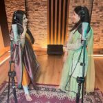 Shweta Mohan Instagram – Happy Birthday to one of the biggest musical icons of our times – @kaushiki_sings ji … I adore her, respect her, admire her … Can’t wait for our song together to be released 💖🥳
Stay blessed , healthy and happy always with your wonderful family dearest Kaushiki ji 🙏🏽🙏🏽🎶🌟