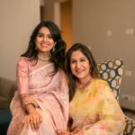 Shweta Mohan Instagram – On popular demand, we proudly present the ensembles from the “Sthree”. Witness the elegance as renowned playback singer Shweta Mohan and our very own Maithri Srikant showcase the stunning “Pink Power” Sarees.

Maithri Srikant gracefully adorns a Floral Chikankari Organza Saree, complemented by a pastel pink Kanjivaram Silk Blouse. Meanwhile, Shweta Mohan dazzles in a Silk Organza Saree with delicate floral prints in pastel hues. These floral motifs, carefully selected from a gentle color palette, symbolise the strength and grace of “Pink Power.” 

 

#pinklipstickmovement 
#sthreetheanthem #VedhikaFashion #VedhikaTrivandrum #FestiveAlert  #OrganzaSaree #Sarees #Sari #SareeLove #SareeLovers #Fashion #SareesOfInstagram #OnlineShopping #SareeBlouse #SareeFashion #EthnicWear  #Stylish #Attires #Handloom #FestiveWear #SareeCollection  #DesignerSarees #IndianFashion #women #womenpower #Kerala #floral #DesignerWear #organza #organzafabric